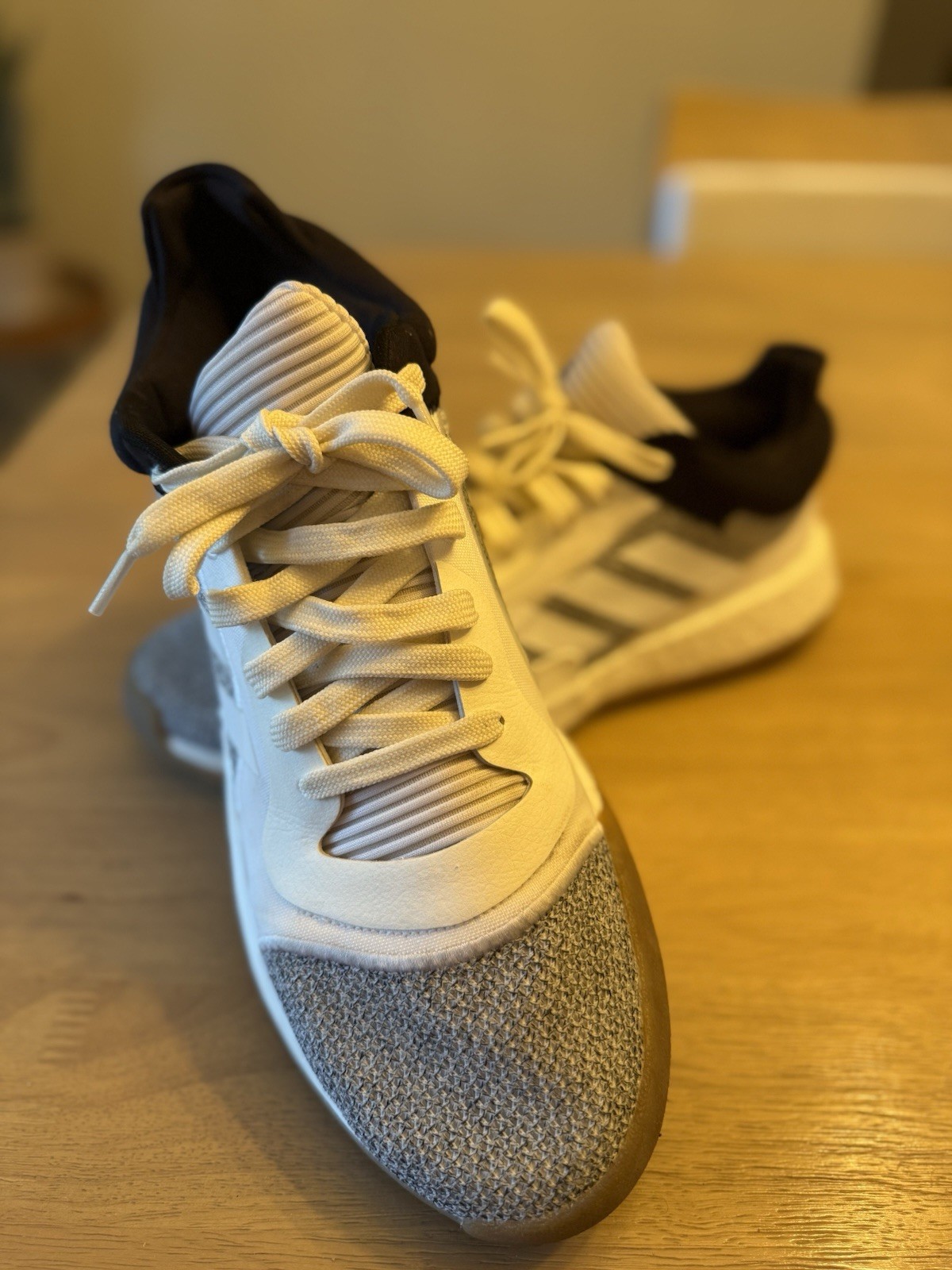 SAOLA Scarpe da basket Adidas Marquee Boost basse da uomo taglia 11 nero bianco usate in ottime condizioni