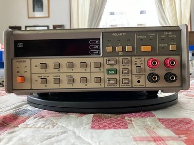 ADVANTEST （TAKEDA RIKEN）TR6142 Programmable DC Voltage / Current Generator
