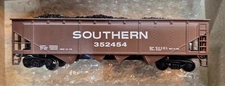HO Scale Bachmann Southern 40’ Quad Hopper Car # 352454 w/load