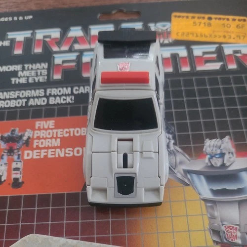 Vintage Hasbro Transformers G1 Autobot Protectobot Streetwise with Cannon