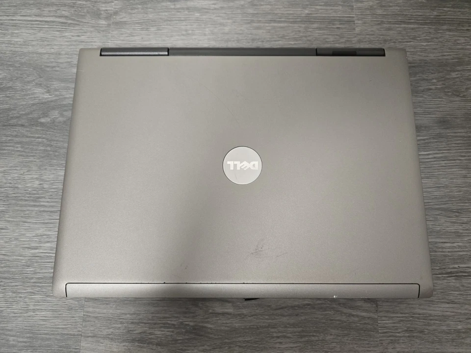 Dell Latitude D820 15.4" Laptop - 2GB, 250GB, Windows XP, Serial Port - Image 3 of 3