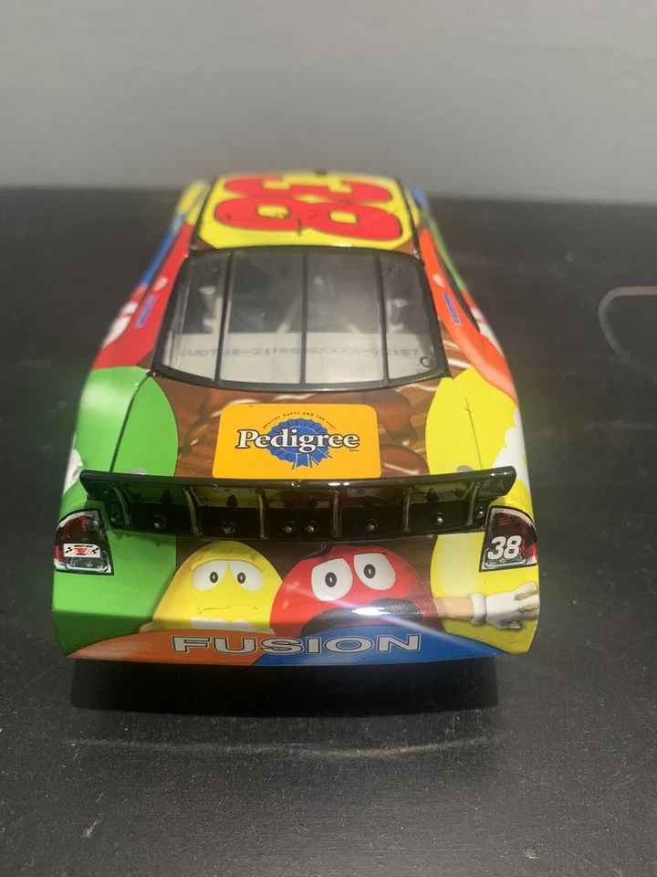 Ford Fusion 2007 autografiado coleccionable #38 M&M 1/24 caja original ¡MIRA! Foto 4 de 4