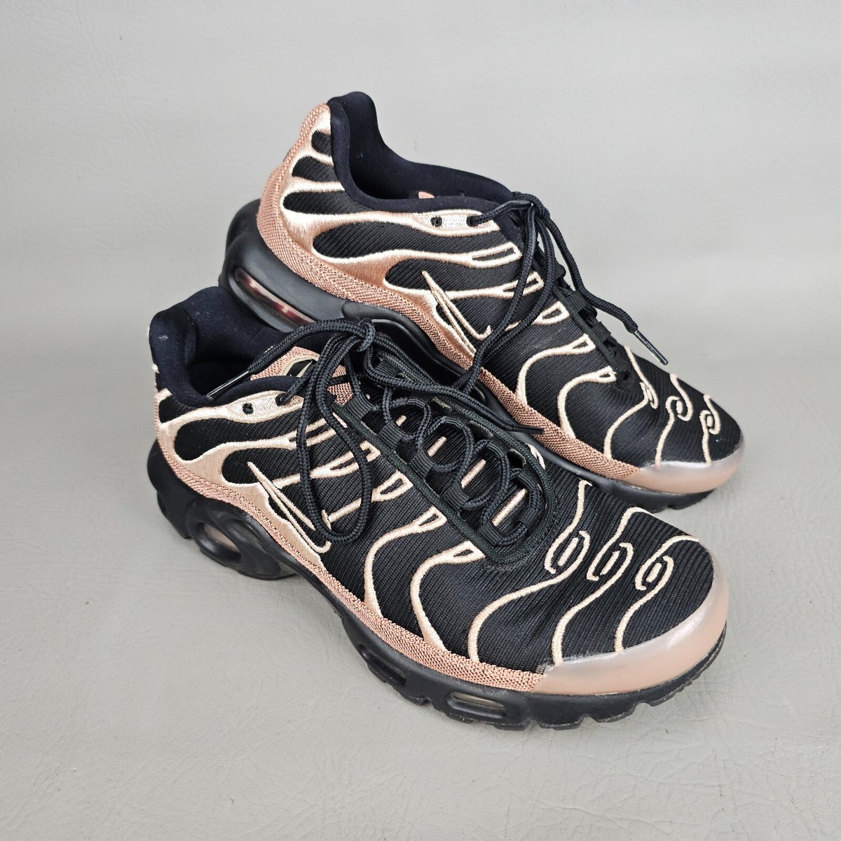 rose gold and black tns