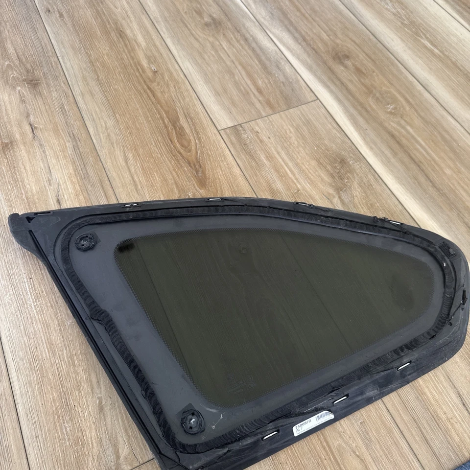 Vidrio cuarto ventana lateral pasajero trasero derecho BMW X1 16-22 OEM Foto 4 de 4