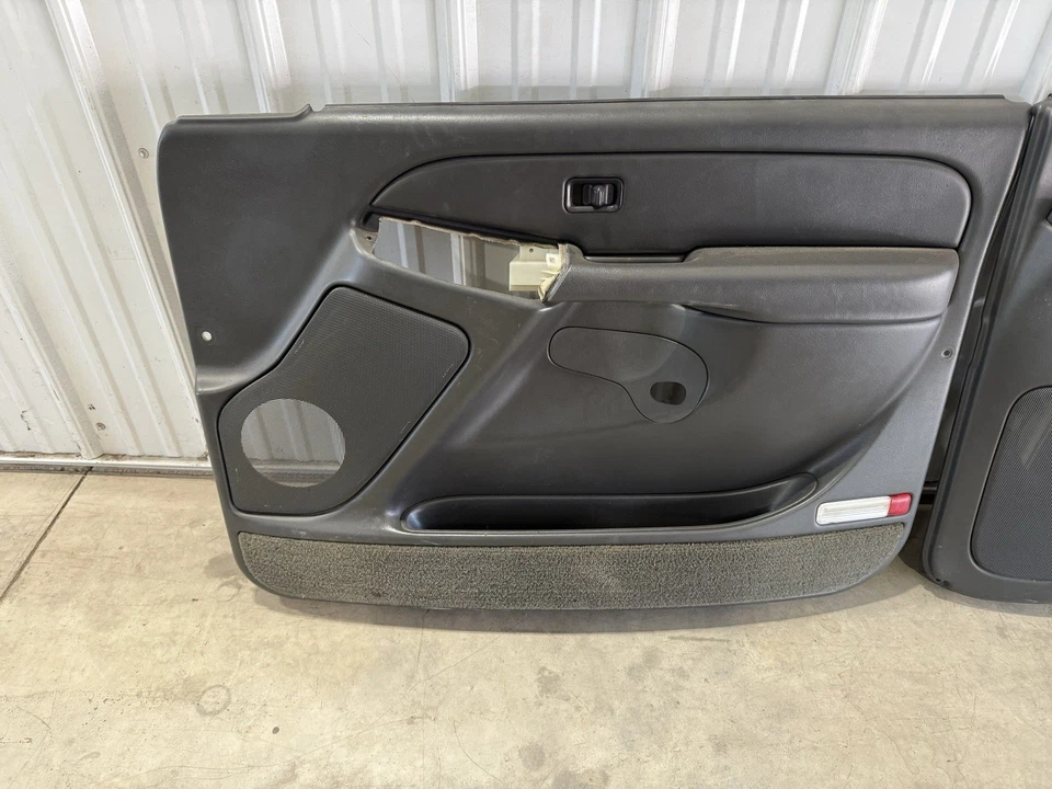 03-06 Silverado Sierra Juego de paneles de puerta eléctrica izquierda derecha delantera y trasera de cuero Foto 2 de 4