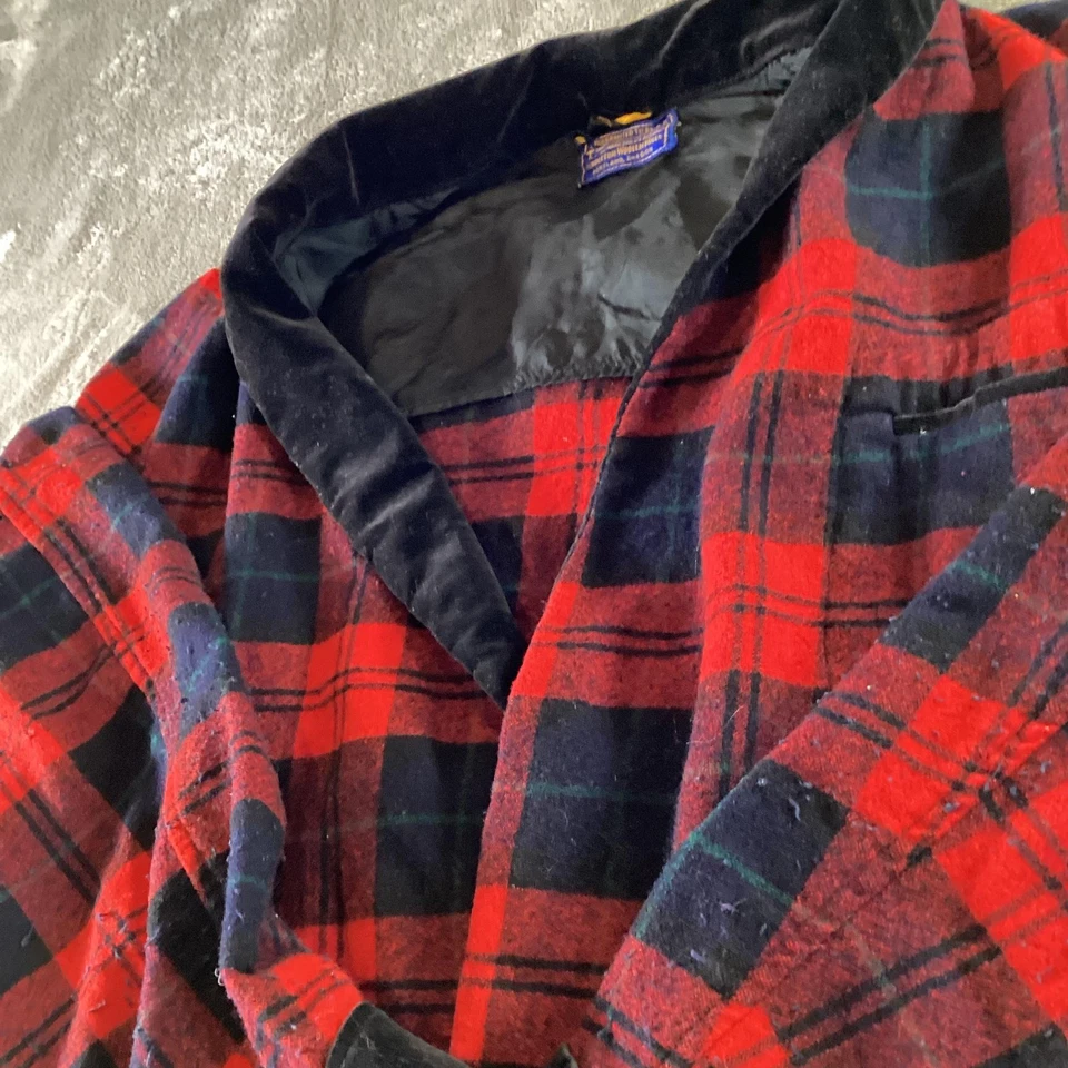 Vintage Pendleton Jacket Mens Medium Large Red Black Plaid Wool Smoking Robe 50s - Image 3 of 4