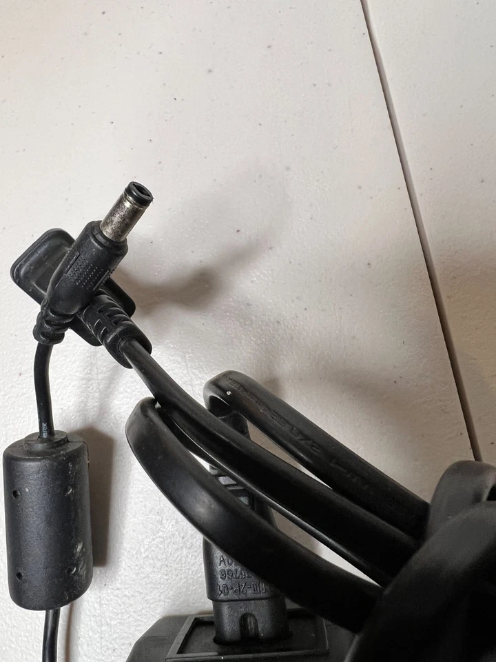 Adaptador de CA Insignia HDAD36W101 - AB 12V 3A Fuente de alimentación Foto 3 de 4