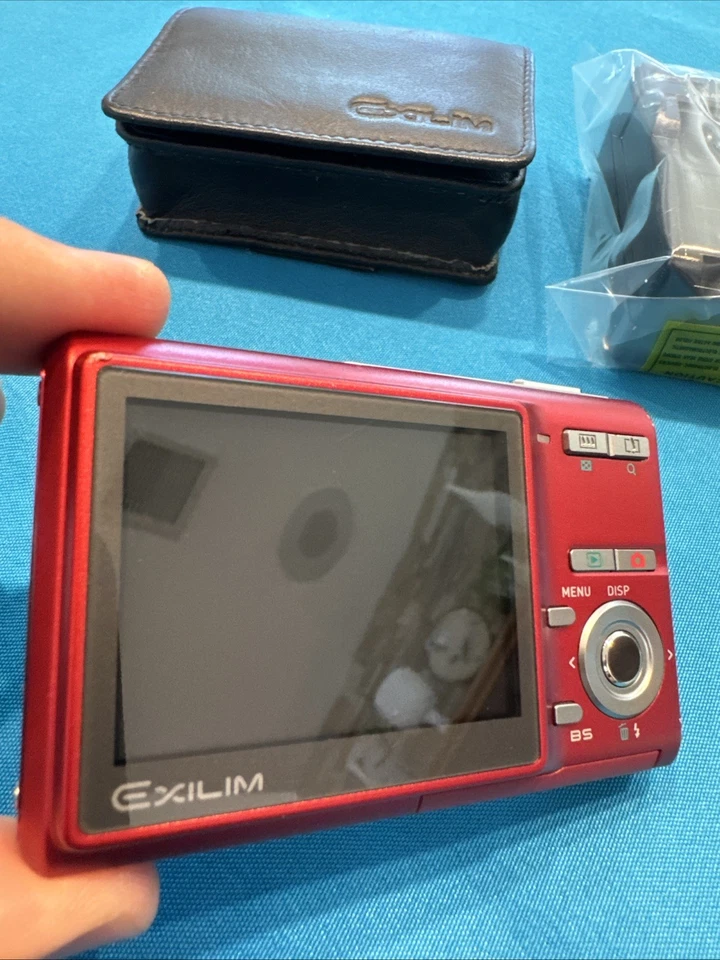 Casio Exilim ZOOM EX-Z60 6.0 Mp  Digital Camera Red Excellent Tested Bundle - Image 3 of 4