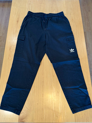 adidas Originals Men's Black Cargo Pants M Regular Fit Tapered Drawstring