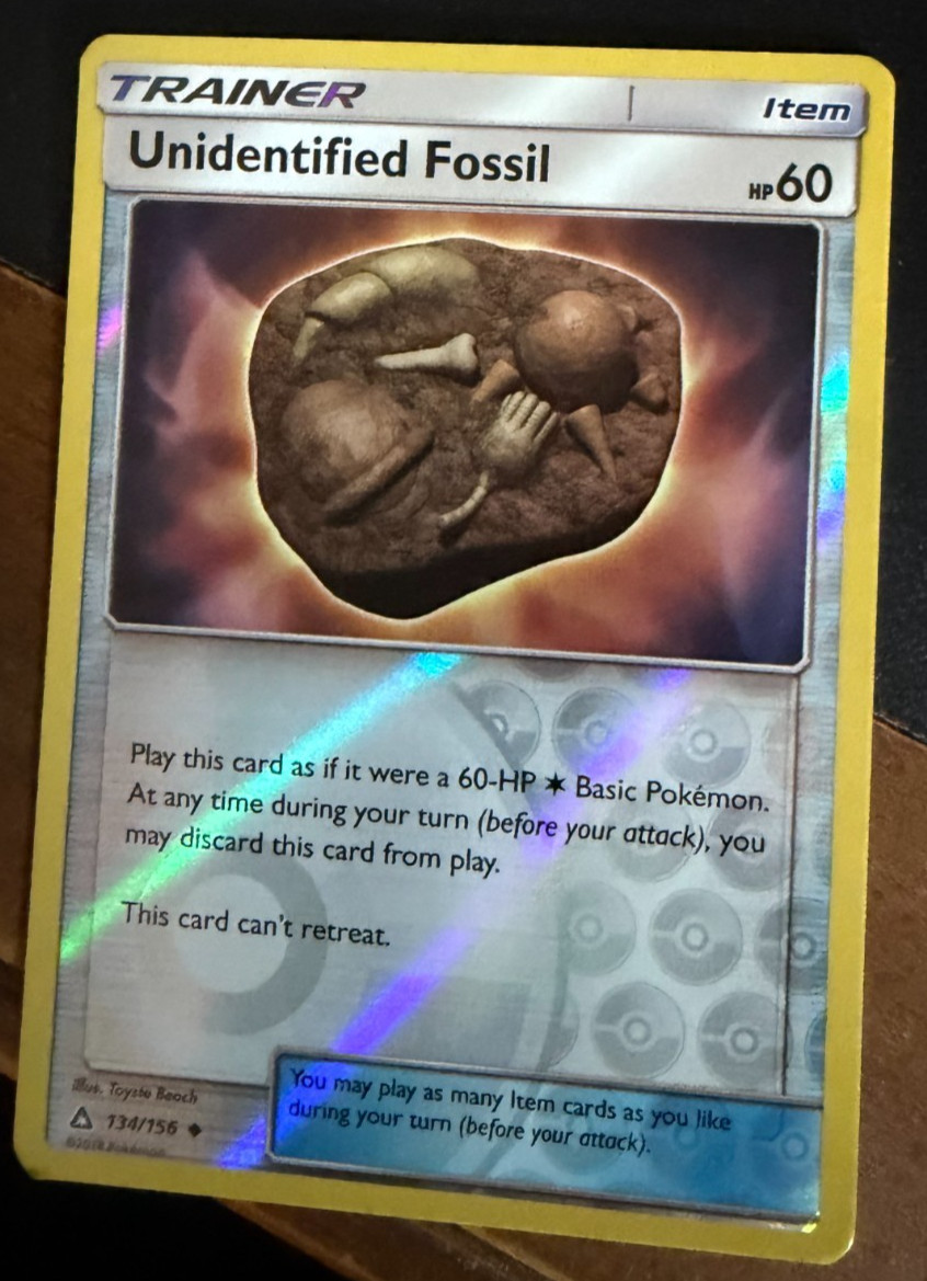 Unidentified Fossil 134/156 Reverse Holo Sun & Moon Ultra Prism Pokemon Card NM