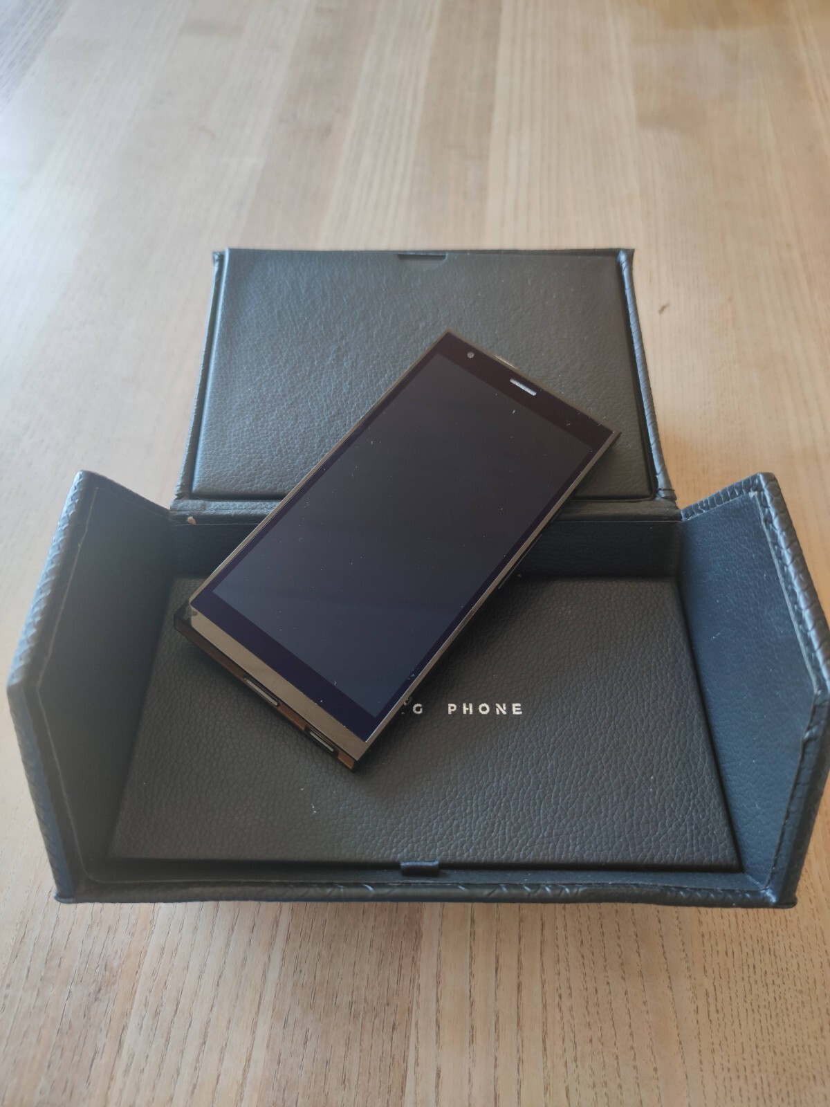 Turing Phone Dark Wyvern (Sailfish OS) - Bild 5 von 11