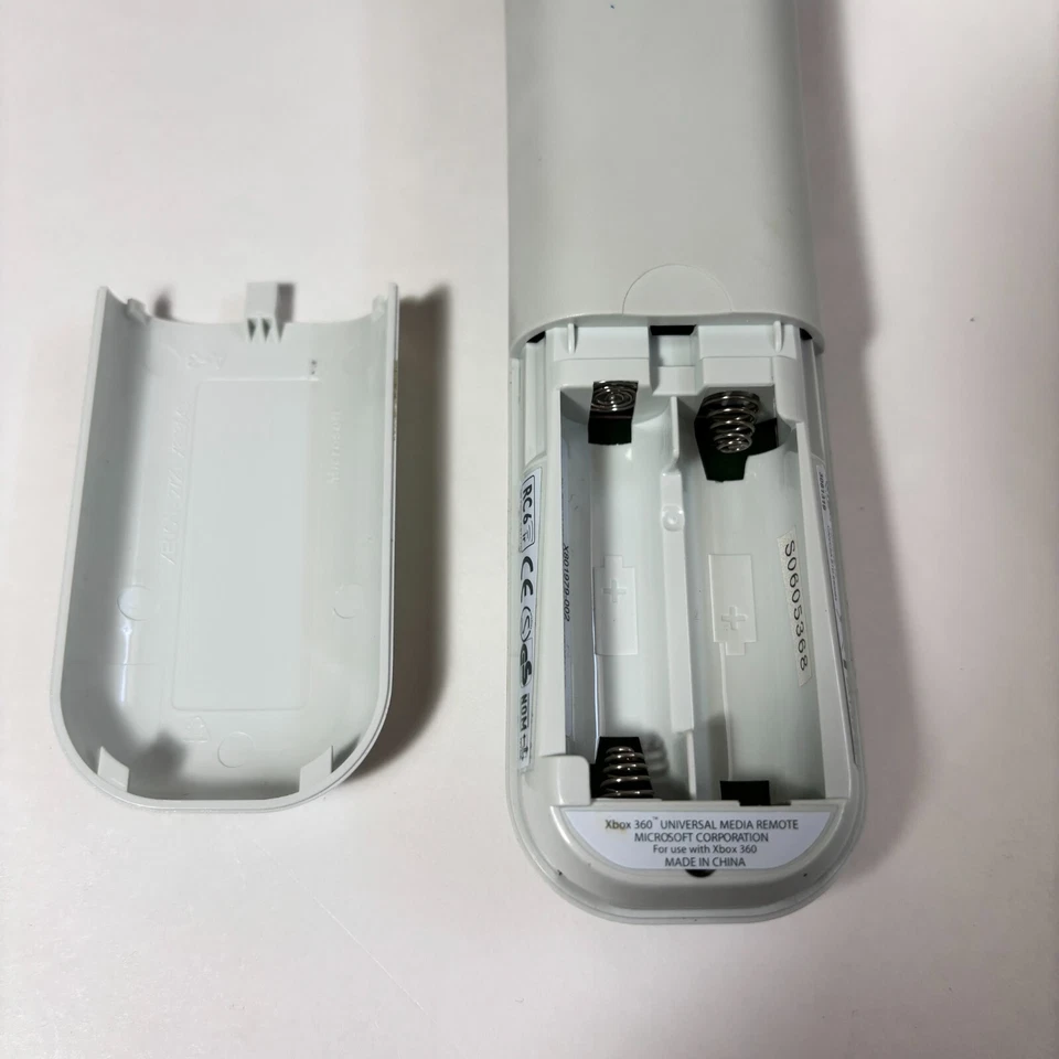Microsoft Xbox 360 Universal Media DVD White Remote Control Official OEM -Tested - Image 3 of 3