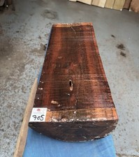 Medio tronco de madera de serpiente / Fig…