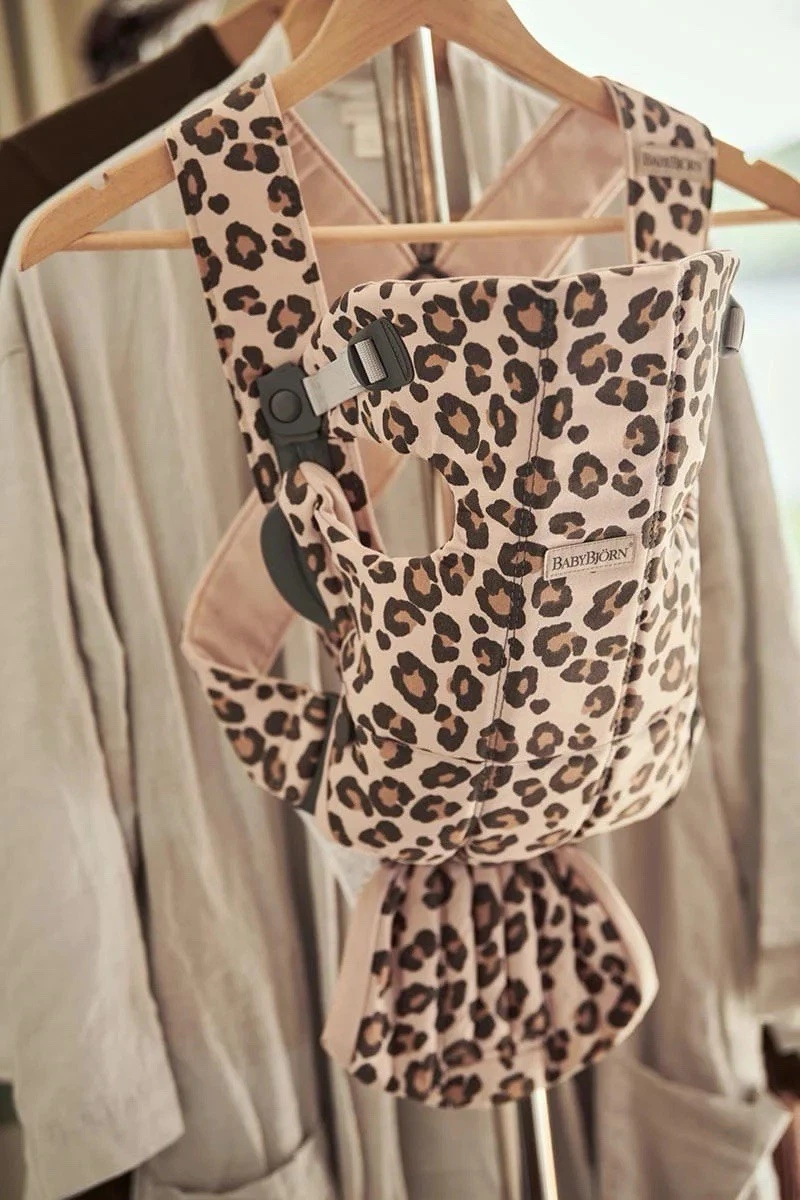 BabyBjörn Baby Carrier in Mini Cotton, Beige/Leopard