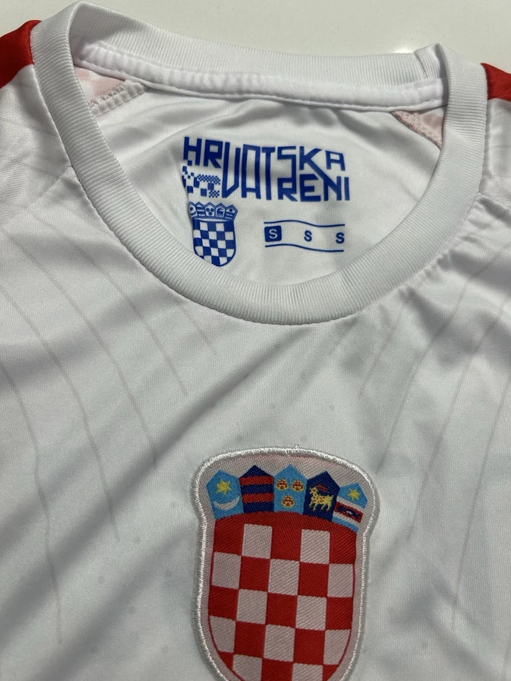 Camiseta de fútbol nacional croata. Talla pequeña. Auténtico nuevo Foto 2 de 3