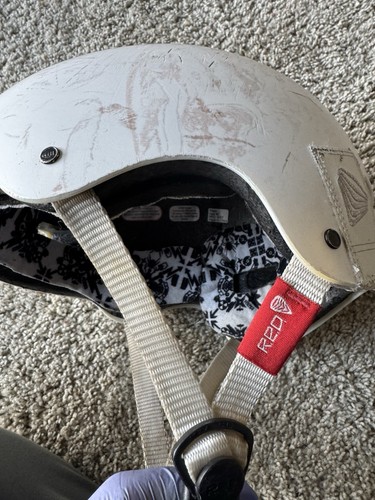 BURTON RED TRACE SKI SNOWBOARD HELMET WHITE SIZE M 57-59 CM - Picture 5 of 8
