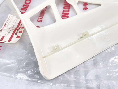HONDA MTX125 MTX125R MTX200 COVER SHROUD L&R OFF WHITE NOS 19030/19103-KE1-030ZB - Picture 14 of 21