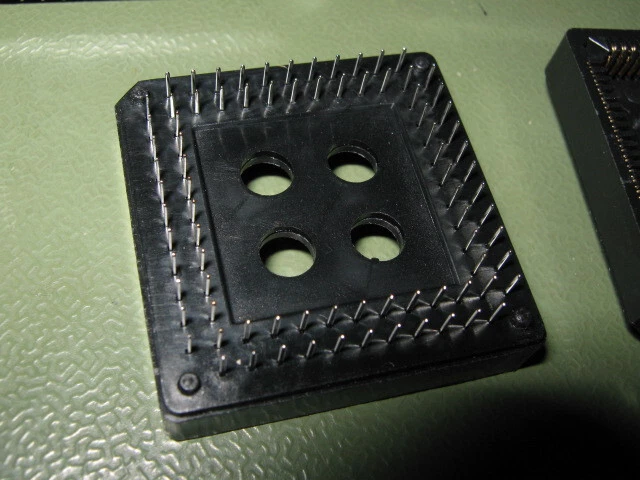 5 Stück - IC-Fassung PLCC-84 - Kontakte vergoldet  Socket 84-polig Sockel 84-pin - Bild 3 von 4