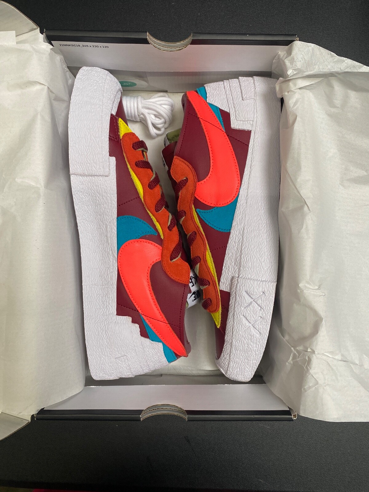SACAI X NIKE Nike Blazer Low Sacai X Kaws Team rosso #DM9701 600 taglia 13