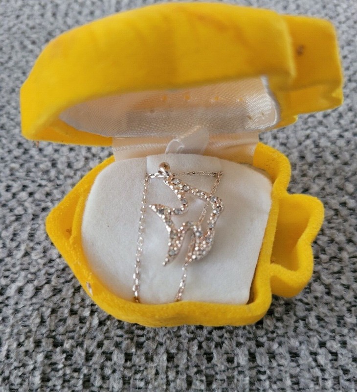 Vintage AVON Silver Tone Angel Fish  Pendant Necklace Yellow Fish Shape Gift Box