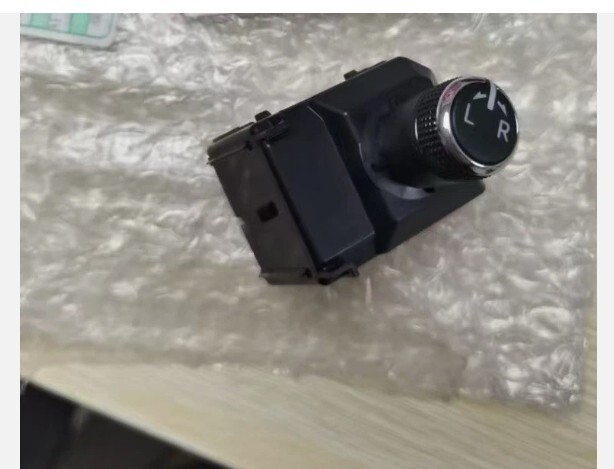 Toyota OEM Mirror Switch 84872-0E030 for Avalon & Highlander