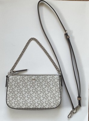 WOMEN'S DKNY BRYANT PARK SMALL SIGNATURE LOGO DEMI CROSSBODY BAG & GOLD CHAIN