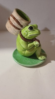 Vintage 1978 Vandor Frog Figurine with Pipe & Backpack Basket Made In Japan!