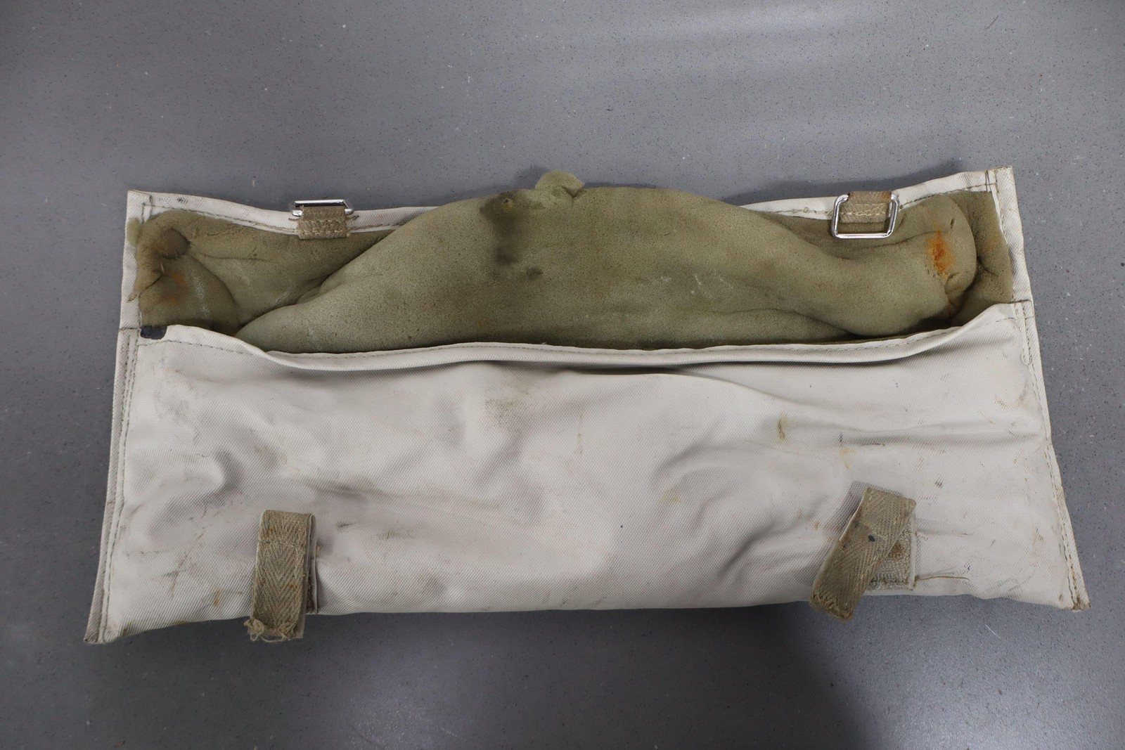 1996-1998 Lexus LX450 Emergency Roadside Bottle Jack W/Bracket & Tools