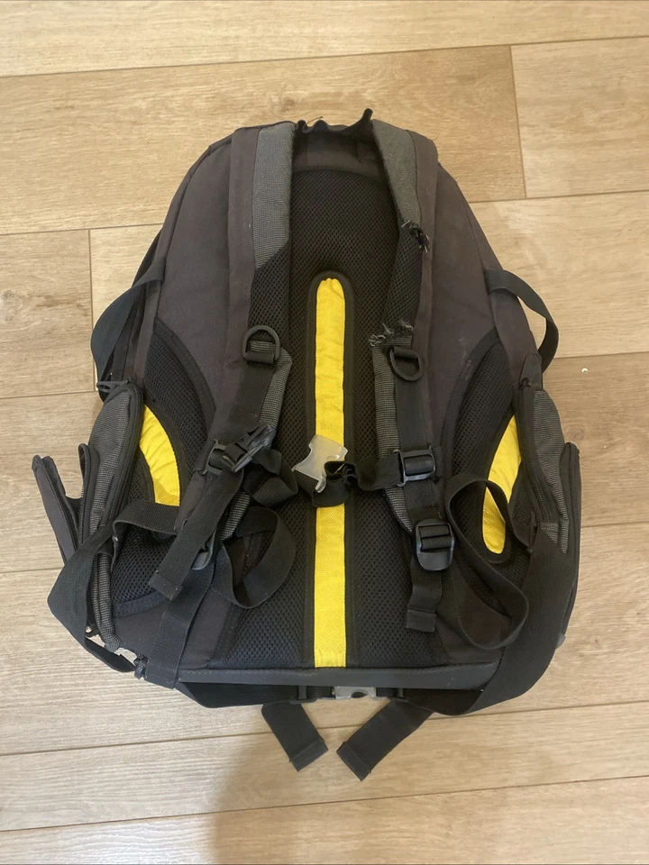 Mochila Calcuta Diseño Calavera Negra y Amarilla Bolsa de Libros Pesca Contiene 2 Cajas Foto 2 de 3