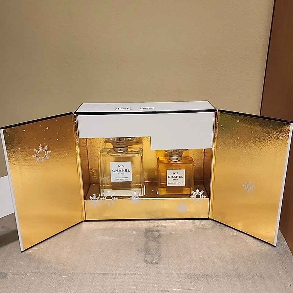 CHANEL N°5 Estuche Eau De Parfum 50 ml y Aceite Corporal 100 ml Edición Limitada Caja Set Foto 2 de 4