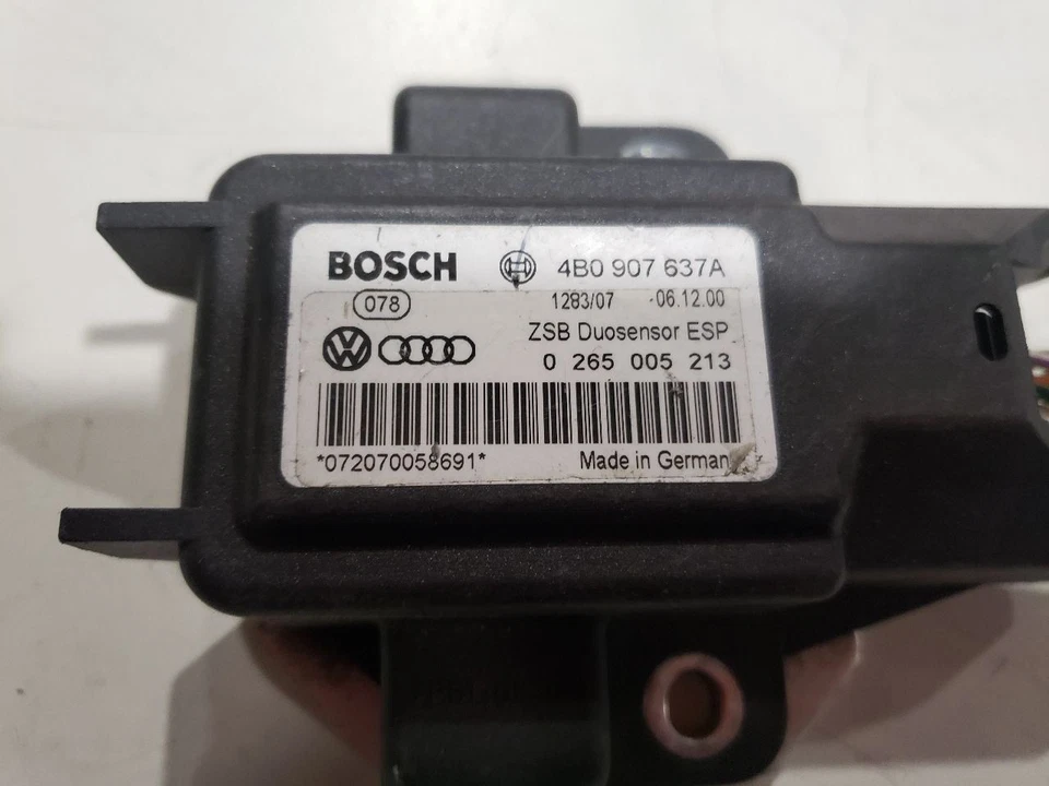 Sensor de control de velocidad YAW - 2001 Audi S4 manual - OEM 4B0907637A Foto 2 de 4
