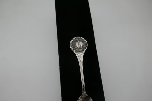 Vintage Collector spoon Featuring the St Simons Island Ga Collector Spoon - Picture 2 of 3