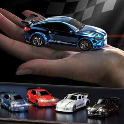 2.4G RC Simulation Mini-Drift-Auto Maßstab 1/64 4WD Rennmodell Desktop-Spielzeug