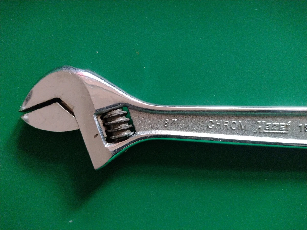 Adjustable outlet ring spanner