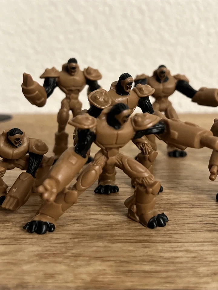 Rumble Wars Cyber Trooper Alien Soldiers Set Of 8 1.5”-2 Action Figure Toys - Image 3 of 4