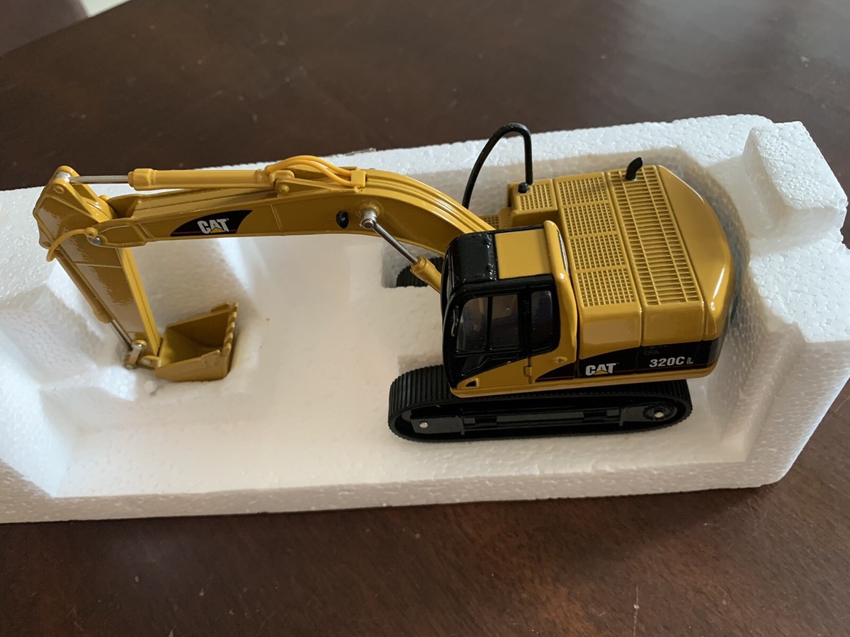 Pelles hydrauliques intermédiaires 320 GC - Caterpillar