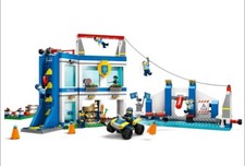 LEGO City Police Training Academy Obstacle Course Set 60372 New *Box Damage*