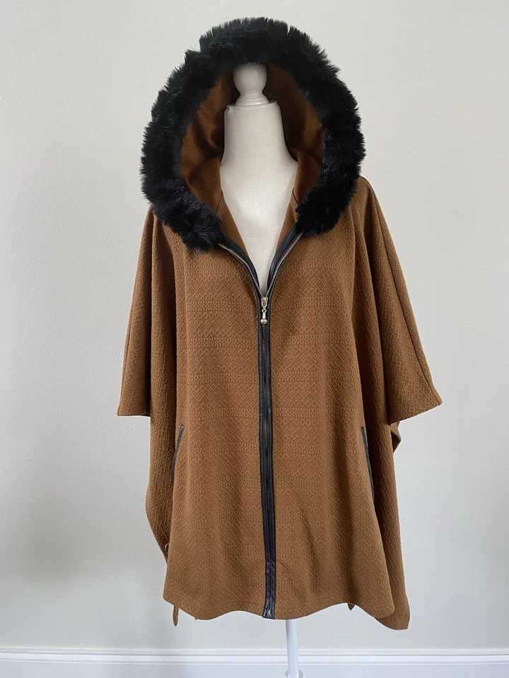 Poncho para mujer Dennis Basso Missy bolsillos camel cremallera completa imitación piel sudadera con capucha talla única Foto 2 de 4