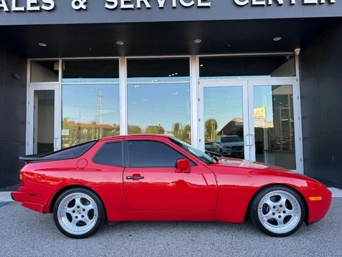 1987 Porsche 944 Turbo Image 1 of 4
