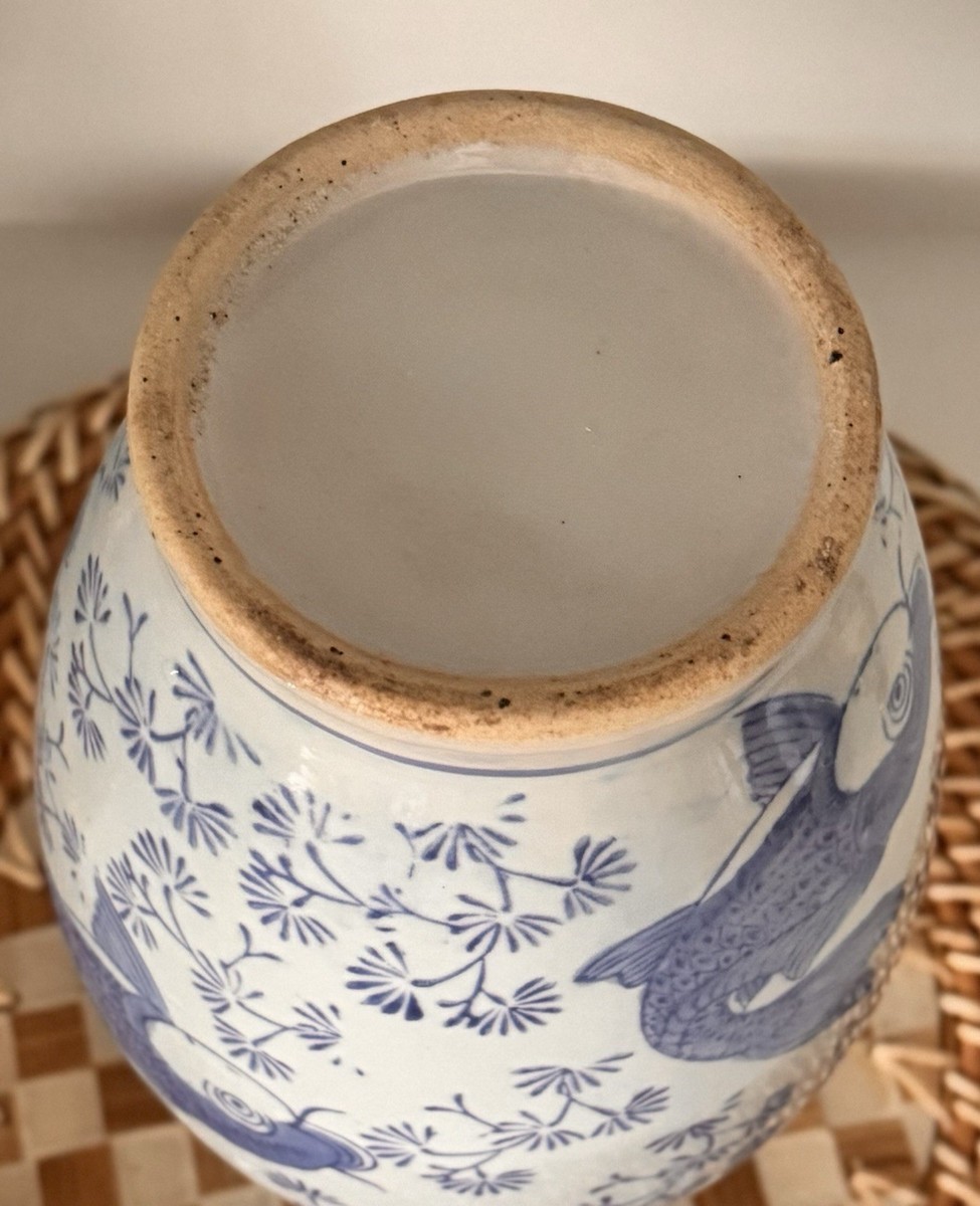 鯉33 Vintage Chinese Blue & White Koi Fish Carp Motif porcelain vase