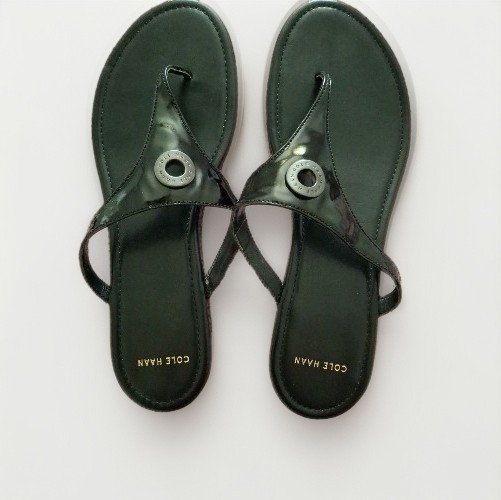 Cole Haan Tabitha Patent Leather Flip Flop Thong Sandals 8.5 Black Casual Luxury
