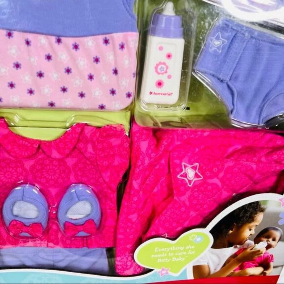 Muñeca American Girl Bitty Baby BB1 Set de Regalo Afroamericana Nueva en Caja Foto 4 de 4