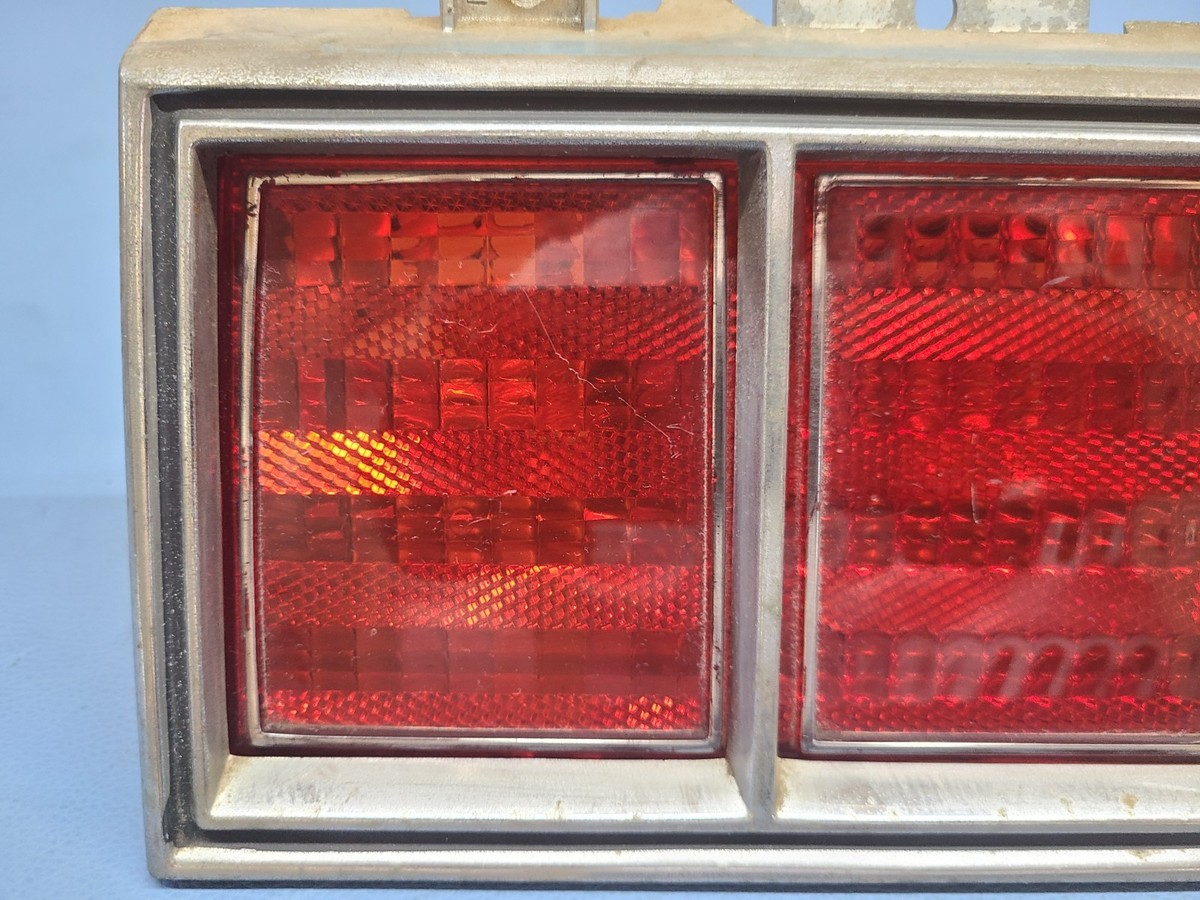 1978 1979 1980 Chevrolet Monte Carlo Driver Left Side Tail Light