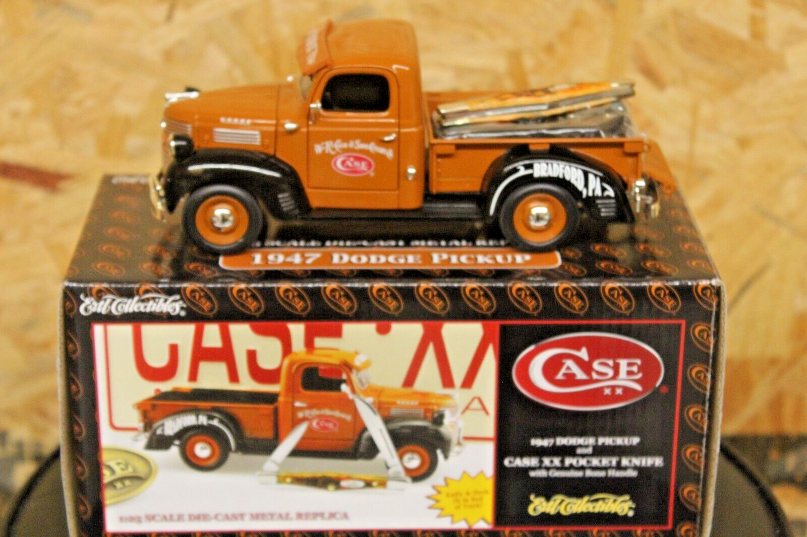 CASE XX   ERTL TRUCK  Collectables -1947 DODGE PICKUP-CASE TUXEDO KNIFE