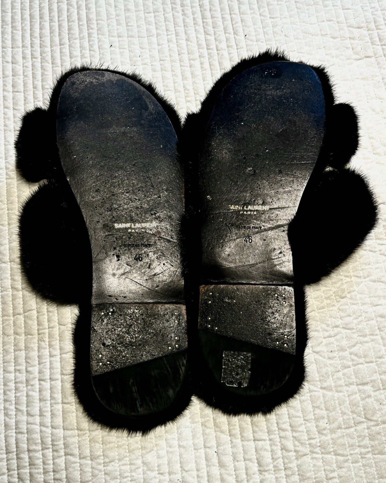 Pantofole in vera pelliccia Saint Laurent Paris ""Pepe"" nere taglia 46 US 13