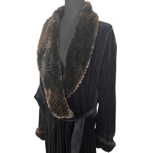 1x Faux Fur Trim Plush Soft Robe Bath Black w brown trim Cabernet Woman - Picture 2 of 8