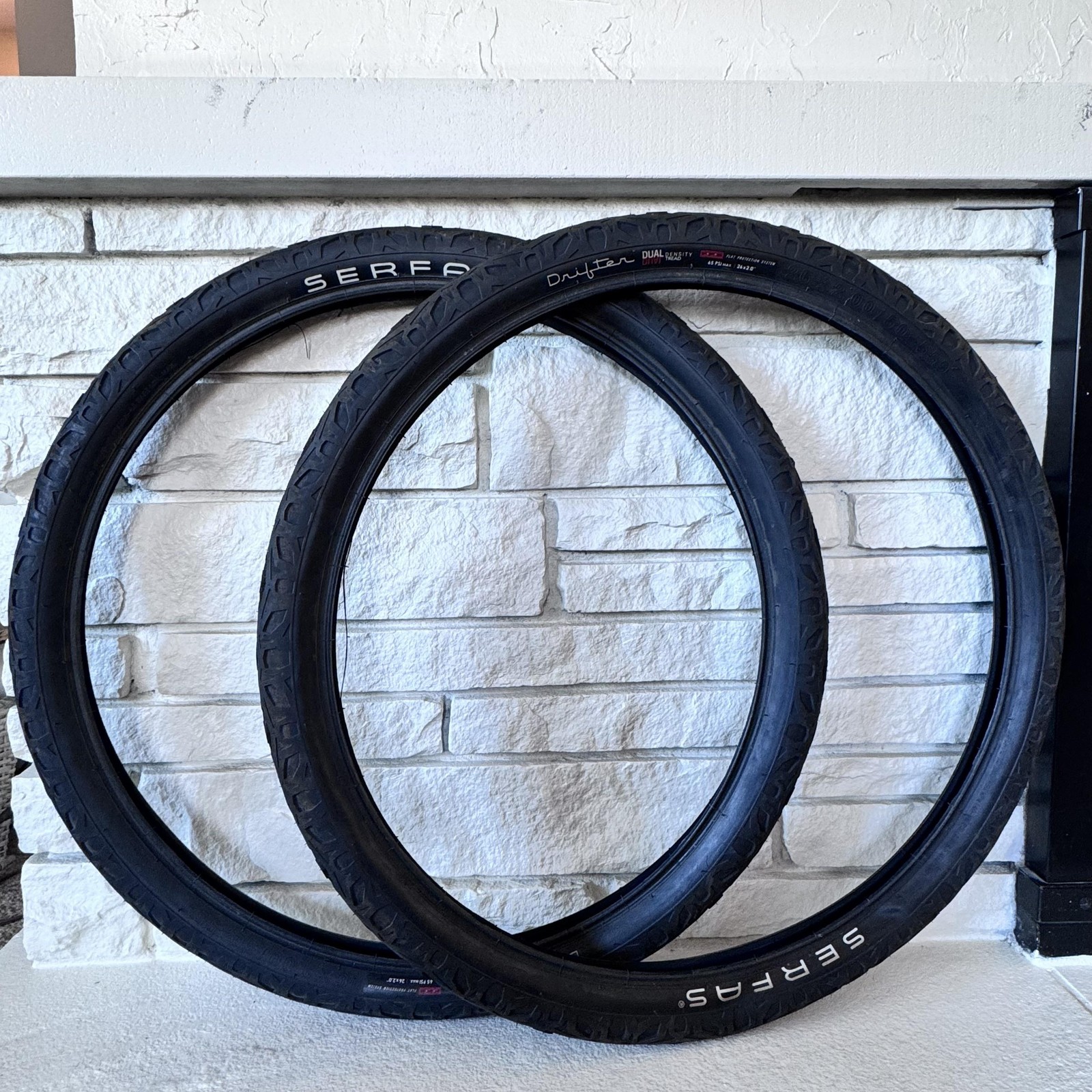 Serfas Drifter 26x2.0 50-559 Bike Tires Pair Black FPS Clinc