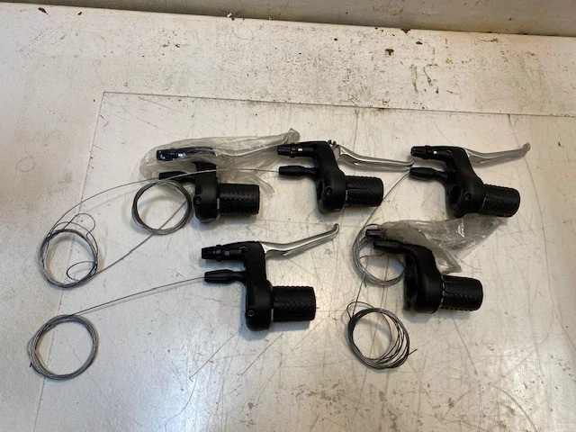 5 Quantity of SRAM SRT 450-11 3-Speed Grip Shifter & Brake Levers (5 Quantity) - Image 2 of 4