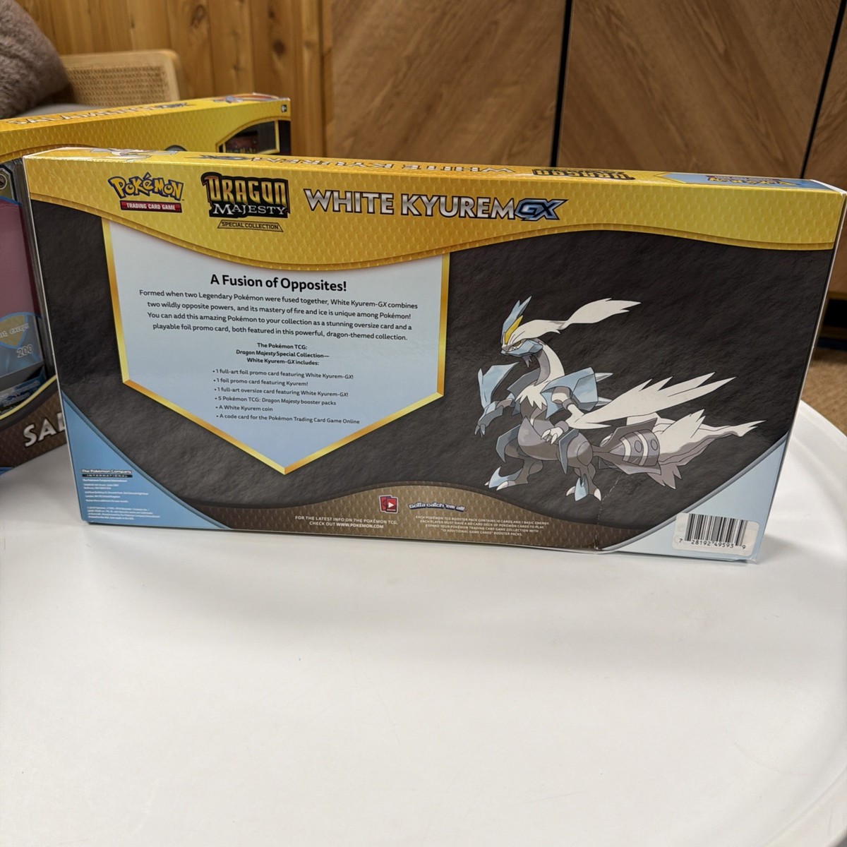 Sealed Pokemon Dragon Majesty Special Collection Boxes Salamence & White  Kyurem
