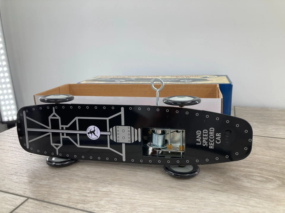 Schylling Collector Series Land Speed Record Car Captain Benjamin juguete de cuerda Foto 4 de 4